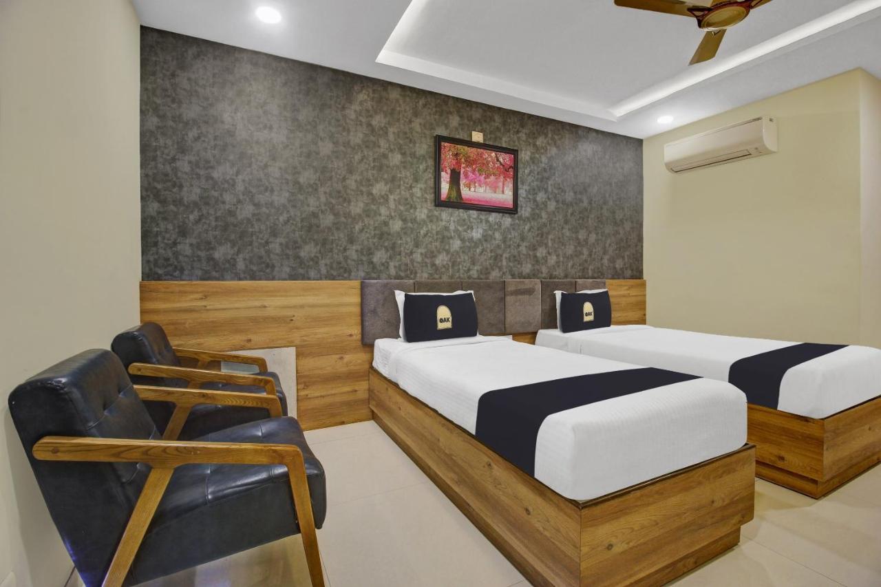 Collection O Hotel Swagath Pride Mancherāl Exterior foto
