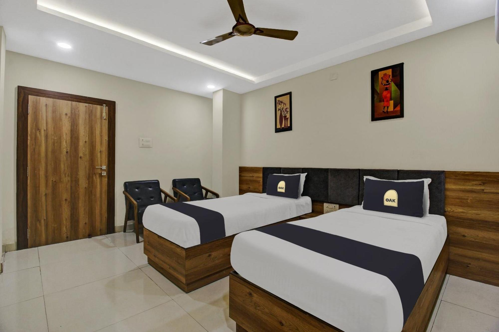 Collection O Hotel Swagath Pride Mancherāl Exterior foto